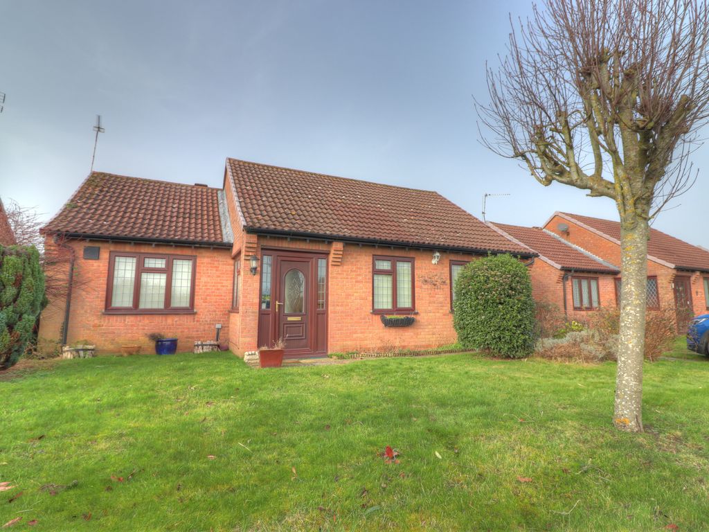 3 bed detached bungalow for sale in Merton Road, Watton, Thetford IP25