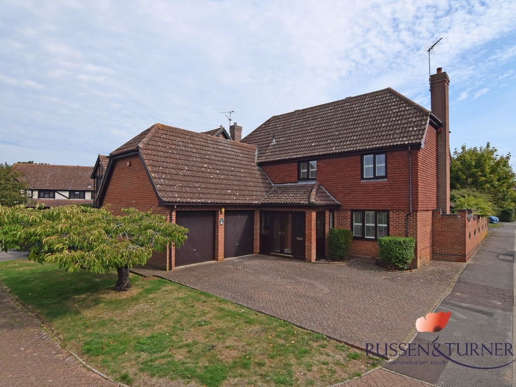 4 bed detached house for sale in Southfield Drive, West Winch, King's
