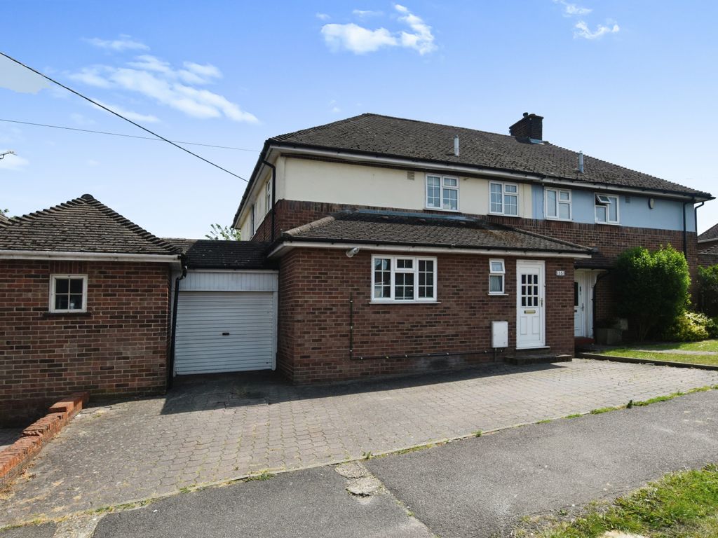 3 bed semidetached house for sale in Duddery Hill, Haverhill, Suffolk