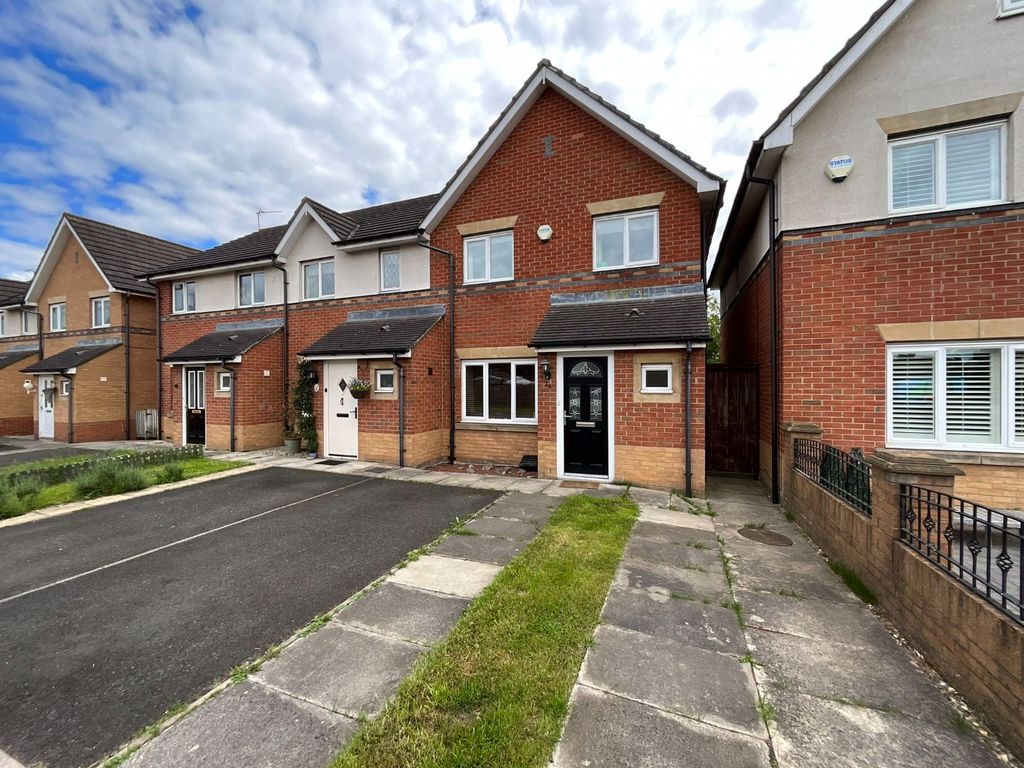 3 bed end terrace house for sale in Wansbeck Mews, South Shields, South