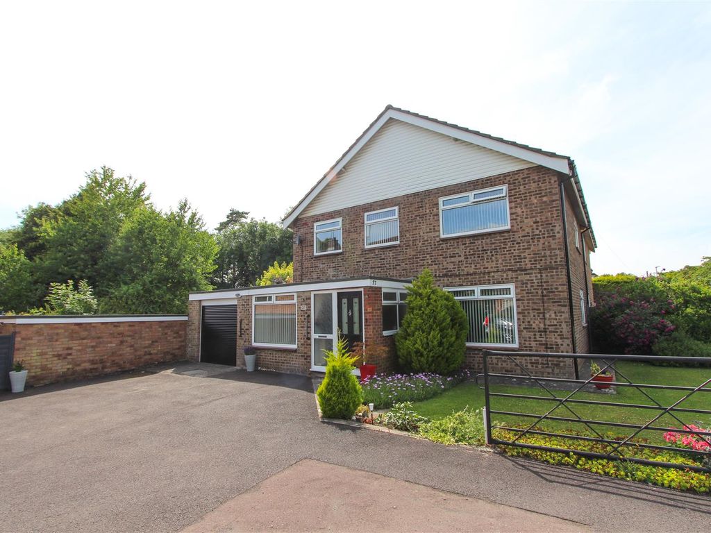 3 bed semidetached house for sale in Gaston Avenue, Keynsham, Bristol