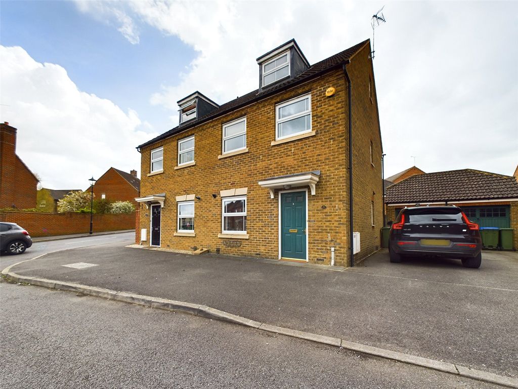 3 bed semidetached house to rent in Arncott Way, Aylesbury HP19 Zoopla