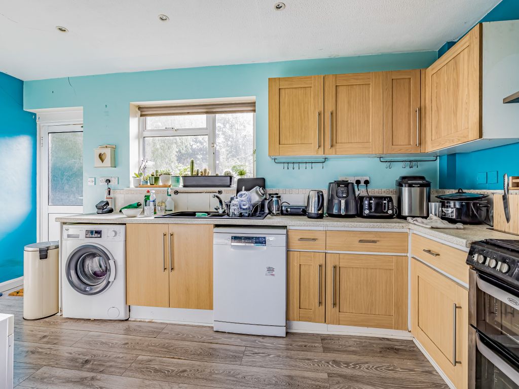 2 bed semidetached house to rent in Addison Way, Northwood, Middlesex