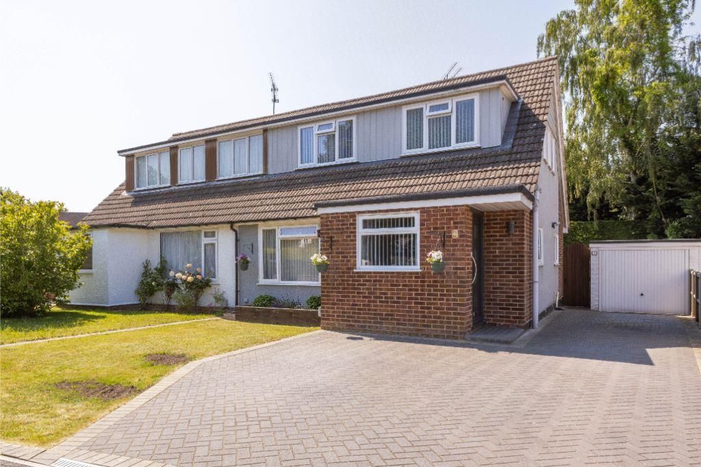 4 bed semidetached house for sale in Lodge Grove, Yateley GU46 Zoopla