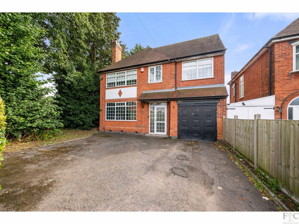 4 bed detached house for sale in Scraptoft Lane, Leicester LE5, £