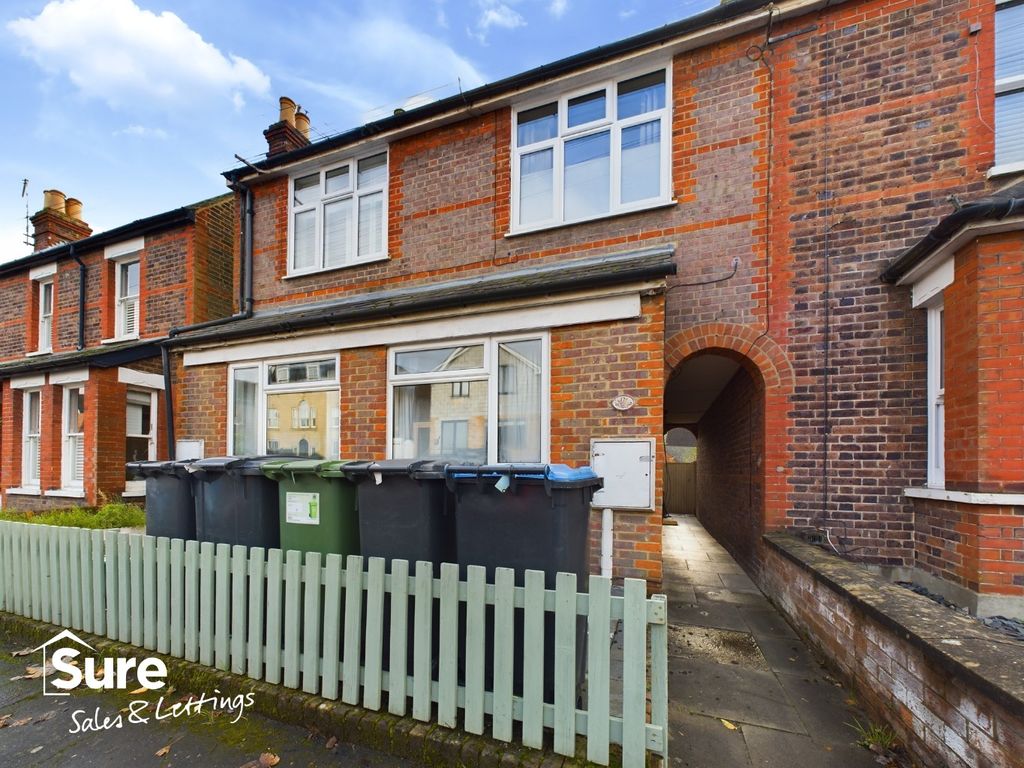 2 bed flat to rent in Kingsland Road, Hemel Hempstead, Hertfordshire