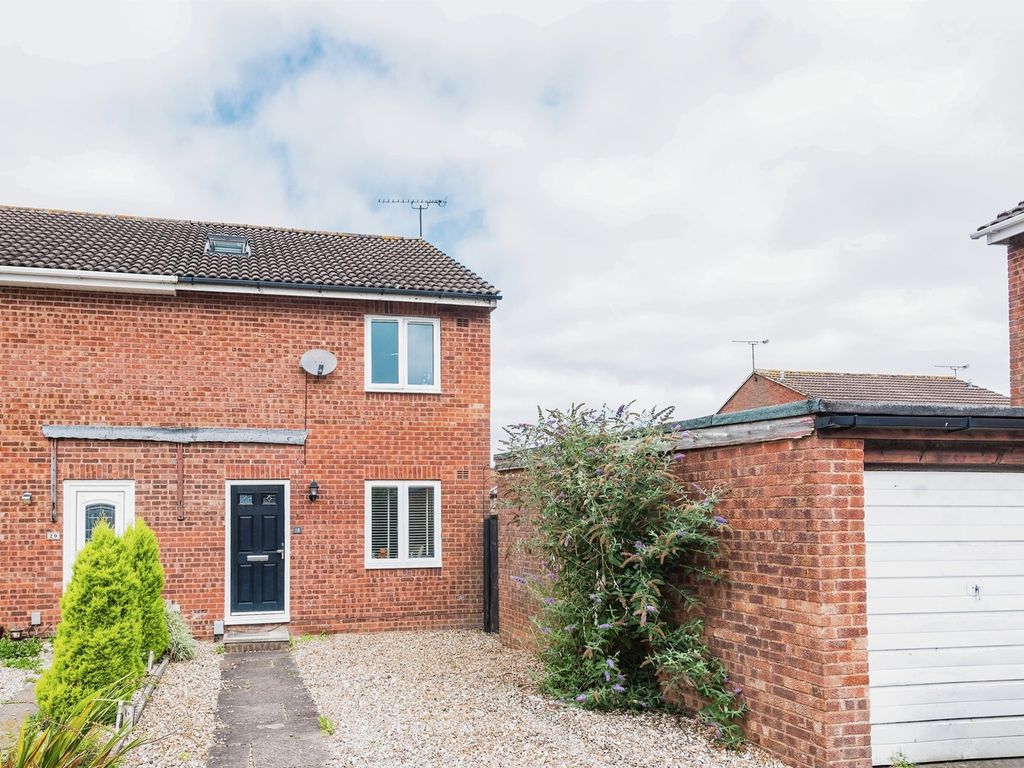 4 bed end terrace house for sale in Worsley Road, Freshbrook, Swindon