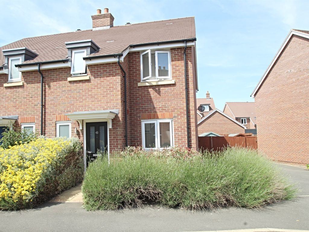 3 bed property to rent in Lakeland Drive, Aylesbury HP18 Zoopla