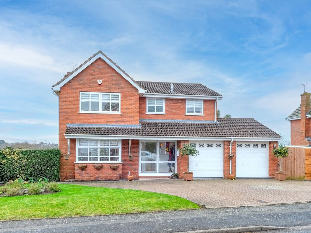 4 bed detached house for sale in Blackstitch Lane, heath, Redditch