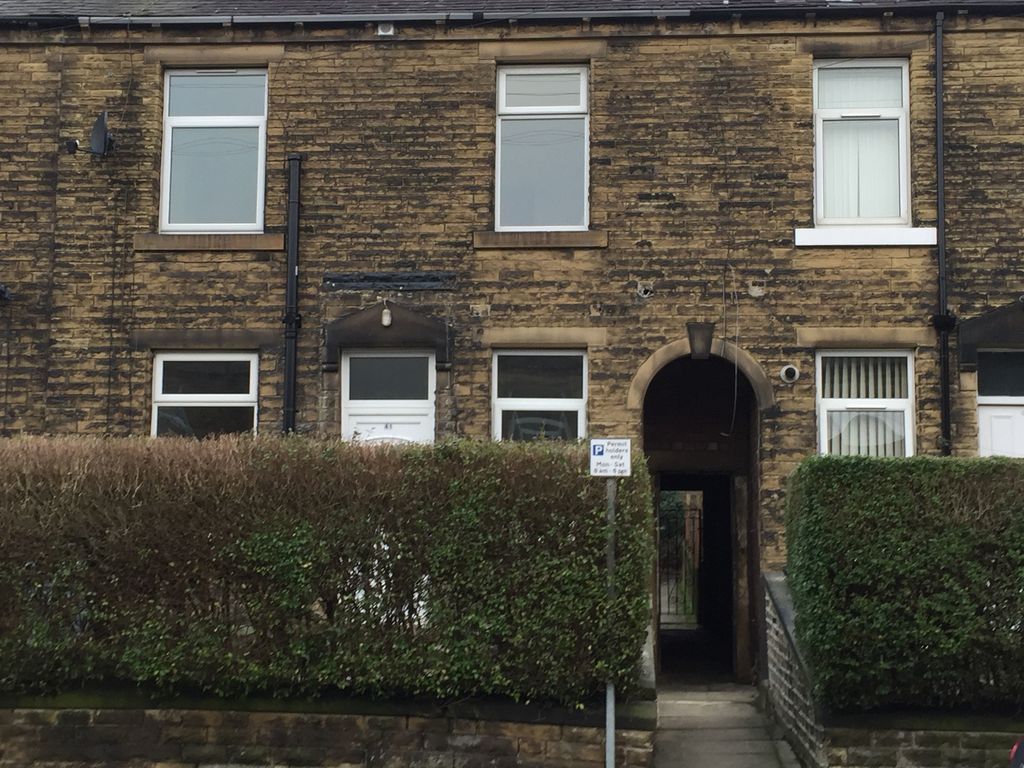 2 bed terraced house to rent in Mitre Street, Huddersfield HD1, £675