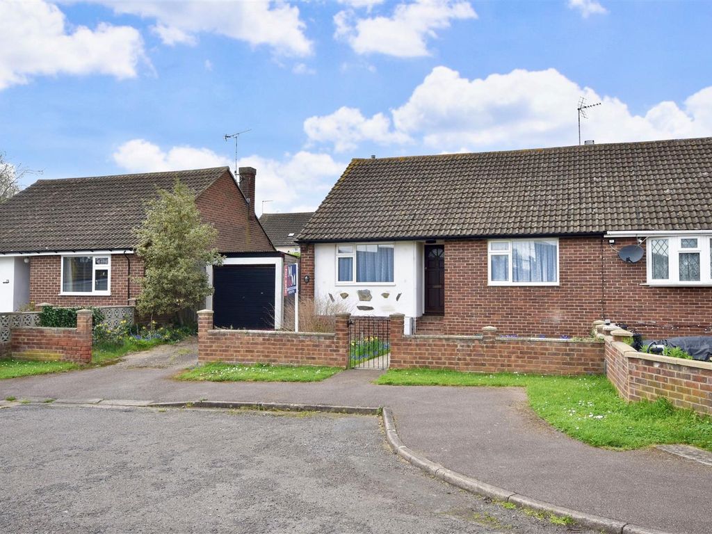 2 bed semidetached bungalow for sale in Miles Avenue, Leighton Buzzard