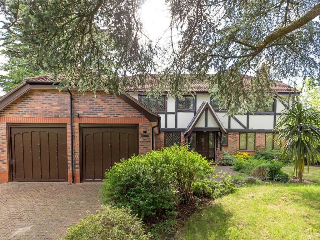 5 bed detached house to rent in Chapel Gardens, WestburyOnTrym