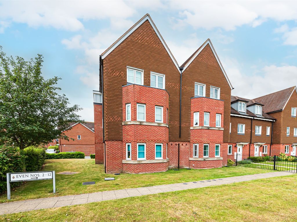 2 bed flat to rent in Outfield Crescent, Wokingham RG40 Zoopla
