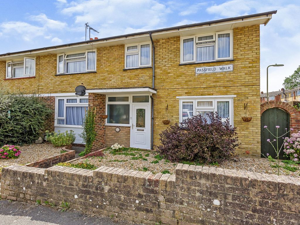 5 bed semidetached house for sale in Passfield Walk, Havant PO9 Zoopla
