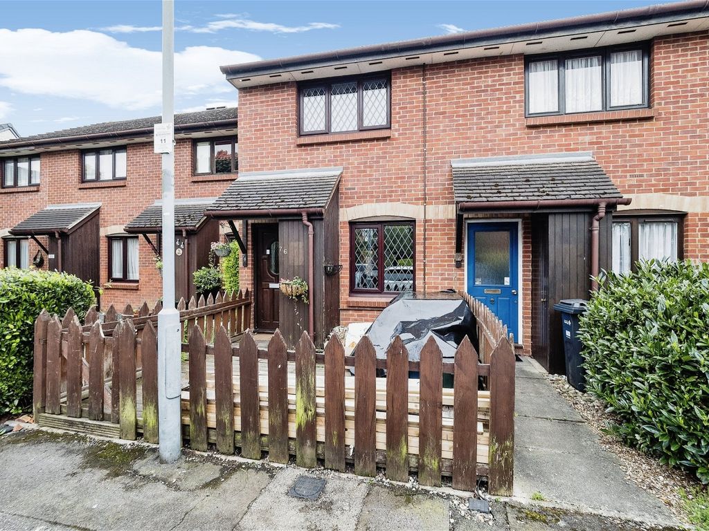 2 bed terraced house for sale in Bernards Close, Ilford IG6 Zoopla