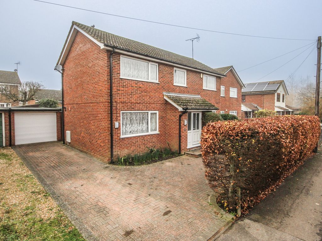 4 bed detached house for sale in Gorse Ride South, Finchampstead