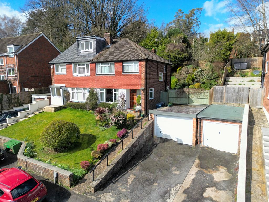 3 bed semidetached house for sale in Sheraton Drive, High HP13