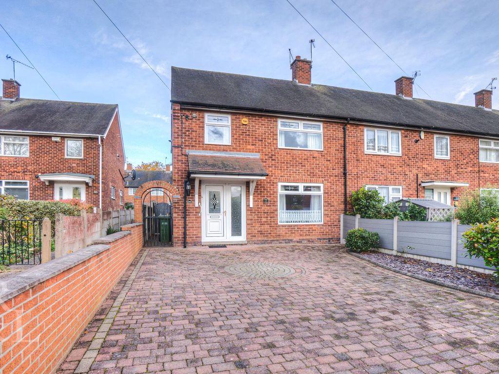 3 bed end terrace house for sale in Bridgnorth Drive, Clifton
