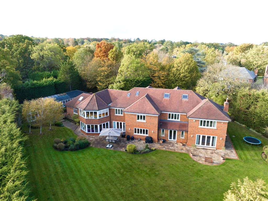 7 bed detached house for sale in Fairoak Lane, Oxshott, Surrey KT22, £