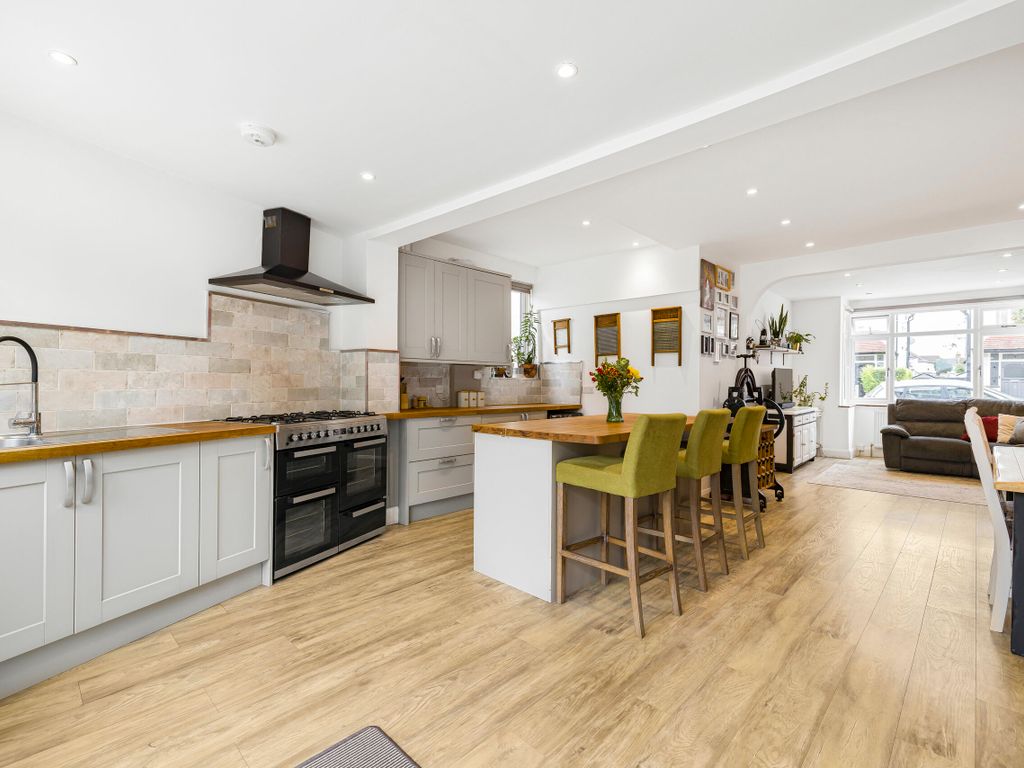 3 bed semidetached house for sale in Westbourne Road, Croydon, Surrey