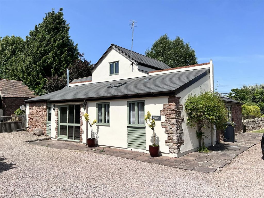3 bed barn conversion for sale in Lea, RossOnWye HR9 Zoopla