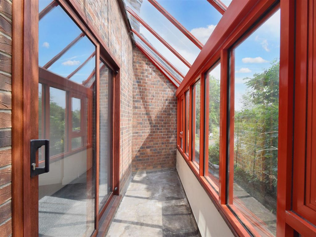 2 bed flat for sale in Thunder Lane, Thorpe St. Andrew, Norwich NR7, £