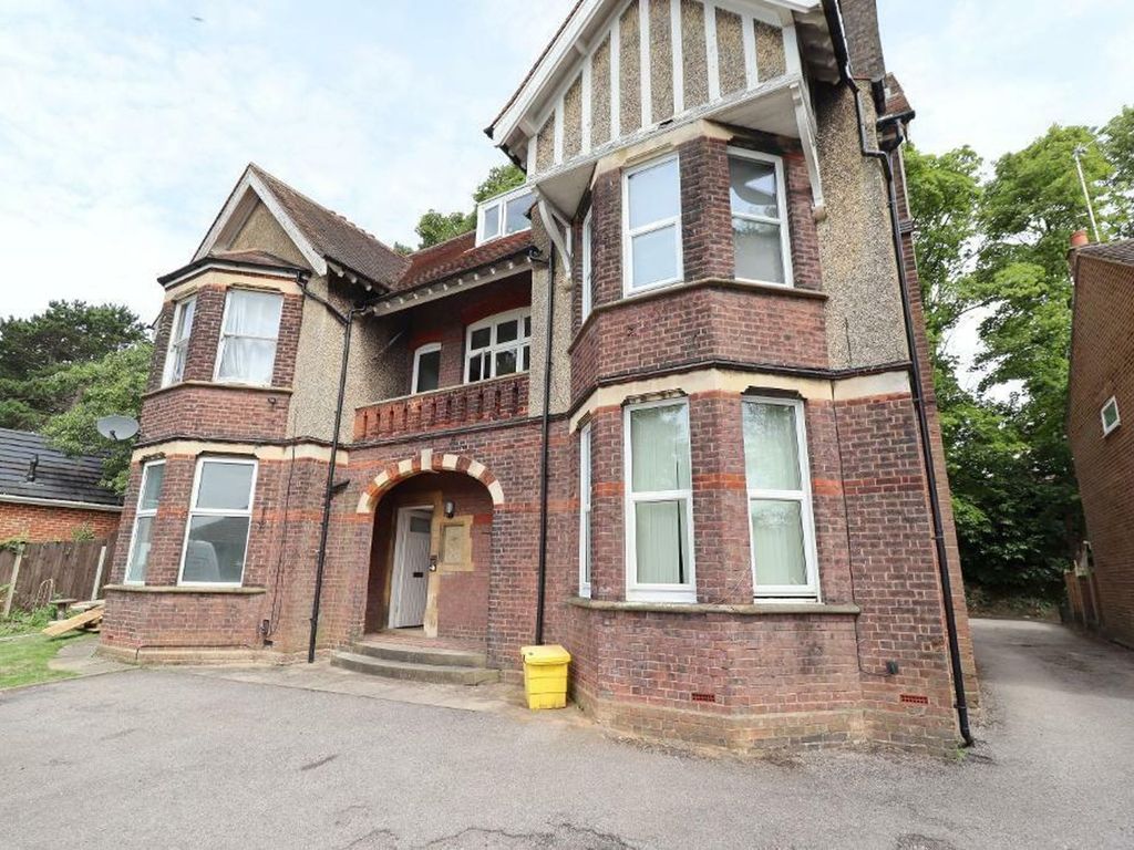 Studio for sale in 4 Hart Hill Lane, Luton LU2, £105,000 Zoopla