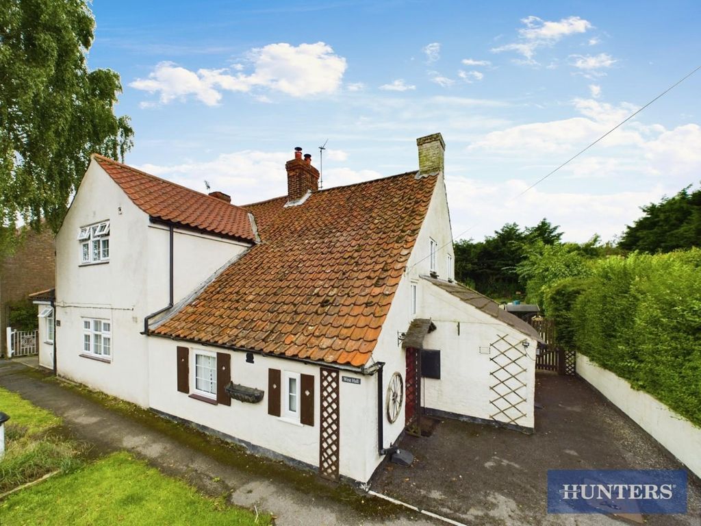 3 bed cottage for sale in Main Street, Staxton, Scarborough YO12, £