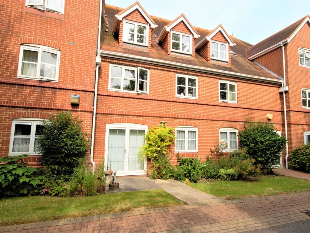 2 bed flat for sale in William Gibbs Court, Orchard Place, Faversham ME13, £225,000 Zoopla