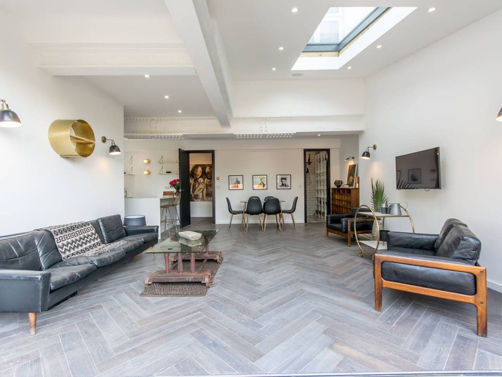 3 bed semidetached house for sale in Chatsworth Road, Willesden Green