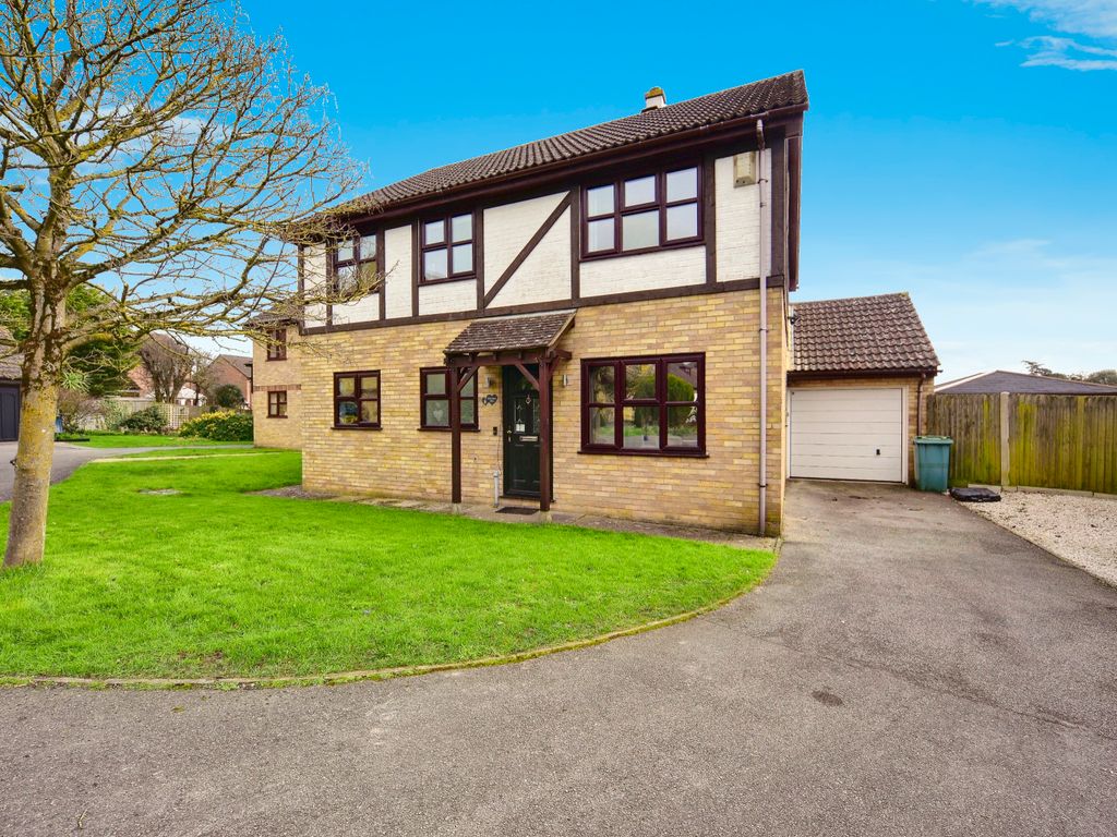 4 bed detached house for sale in Cornflower Close, Weavering, Maidstone