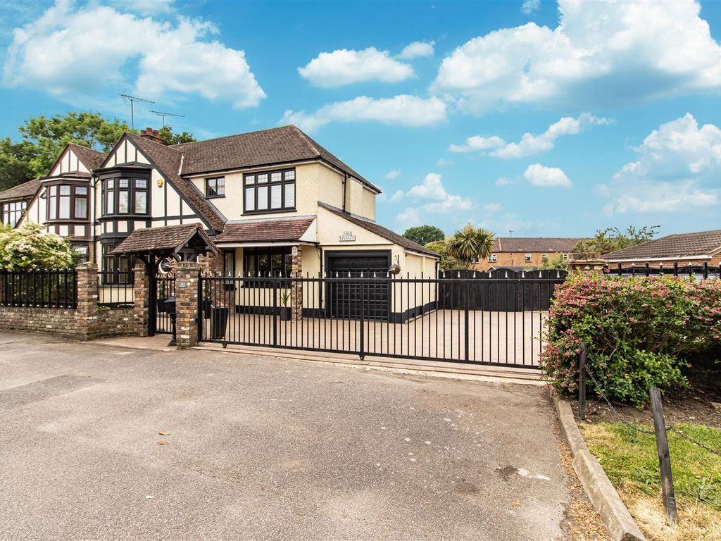 4 bed semidetached house for sale in Lodge Lane, Grays RM17 Zoopla