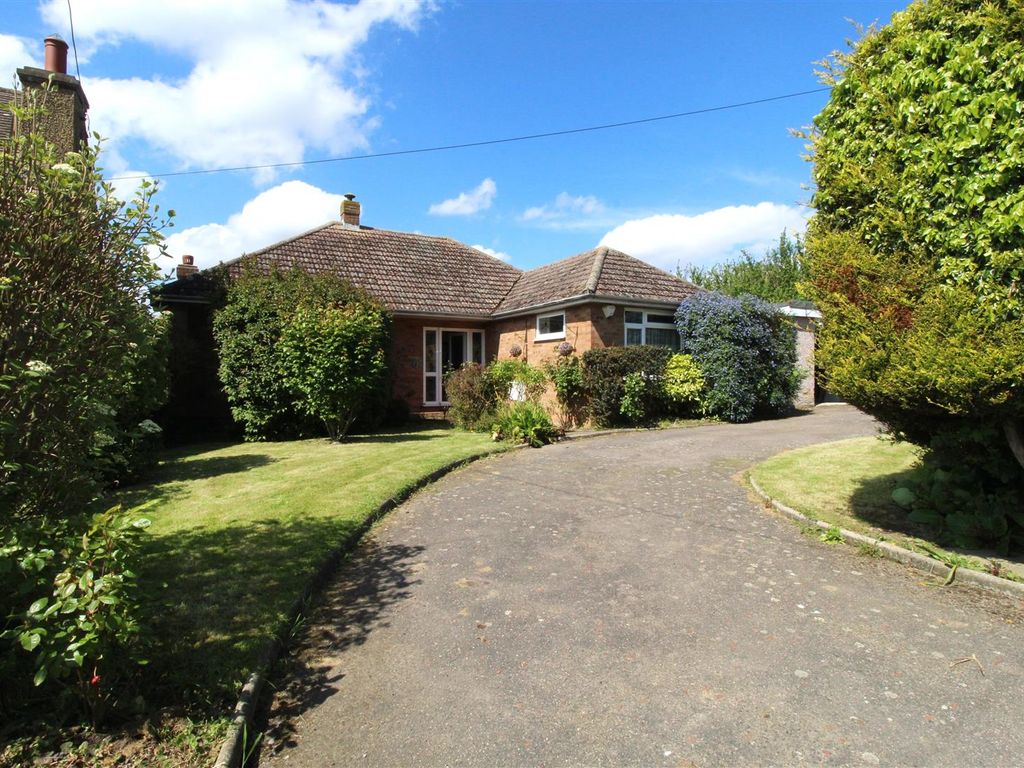 2 bed detached bungalow for sale in Church Road, Eastchurch, Sheerness