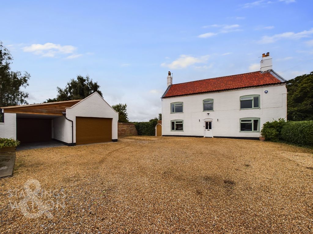 6 bed detached house for sale in The Green, Freethorpe, Norwich NR13