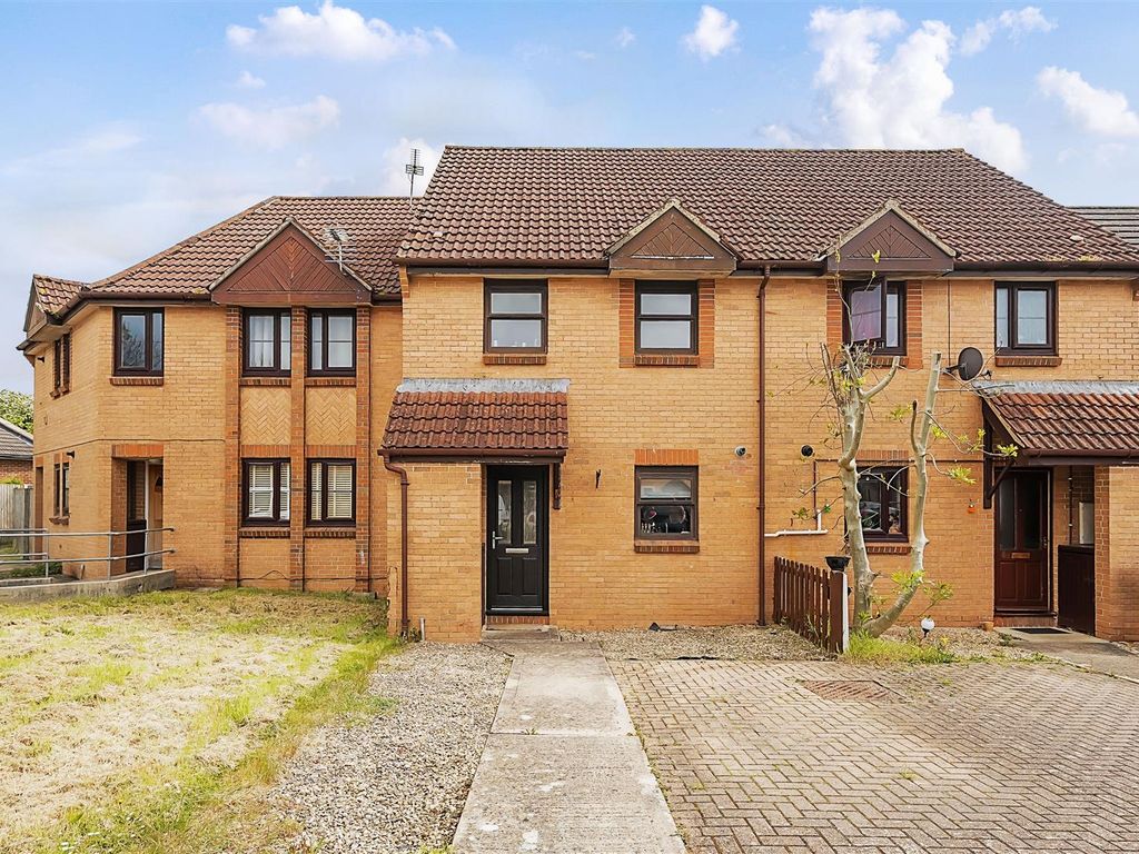 3 bed terraced house for sale in Moorlands, Chippenham SN15, £230,000