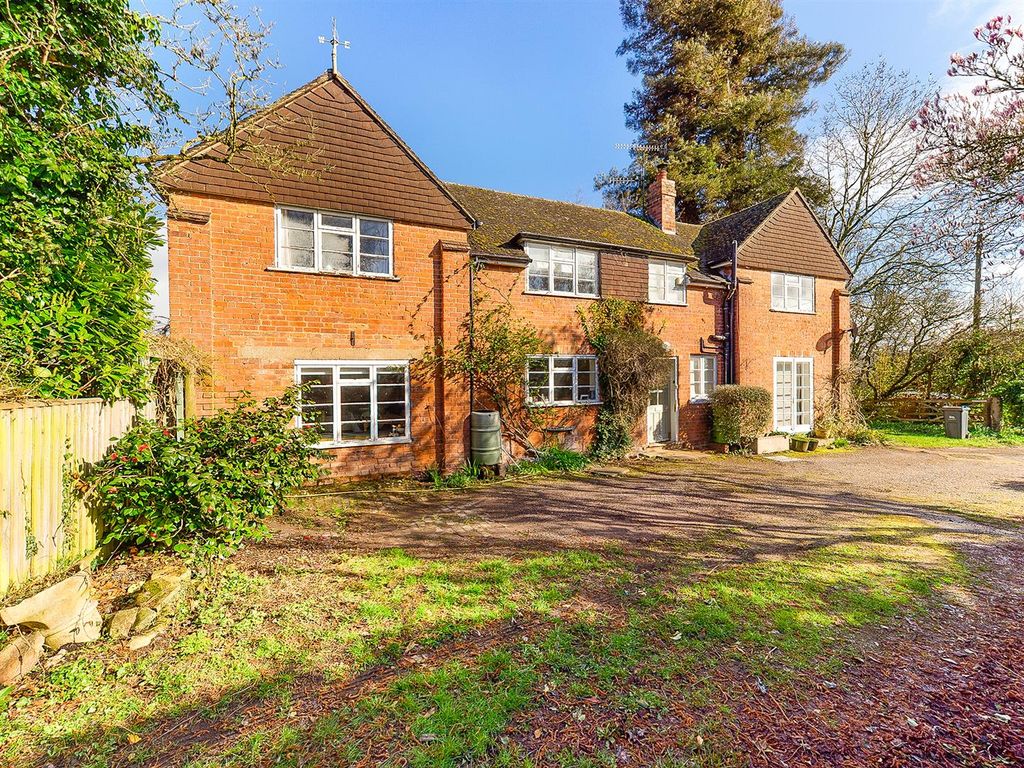 3 bed detached house for sale in Worcester Road, Earls Croome