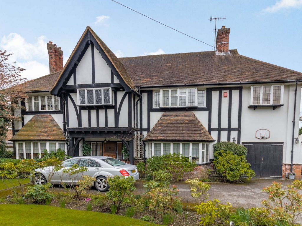 6 bed detached house for sale in Davenham Avenue, Northwood HA6 Zoopla