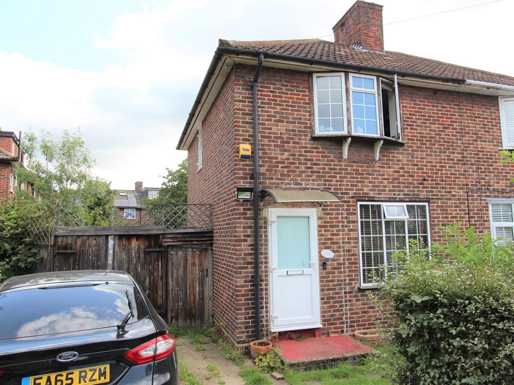 2 bed end terrace house for sale in Normanton Park, London E4, £450,000