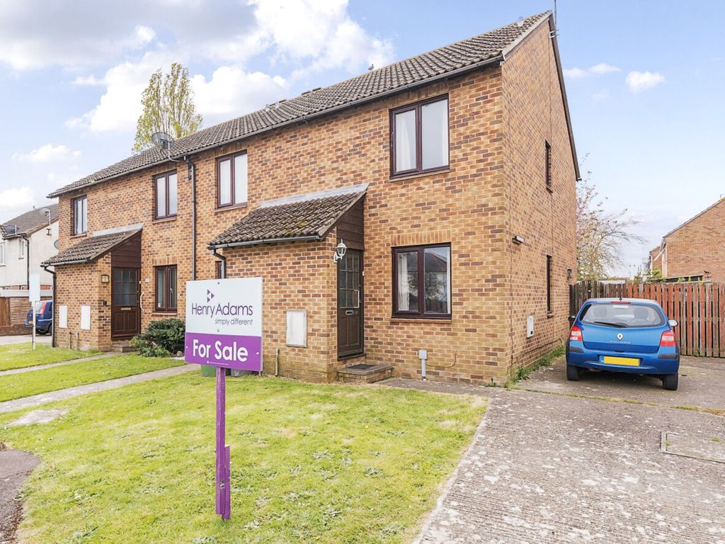 2 bed end terrace house for sale in Wadhurst Close, Bognor Regis PO21