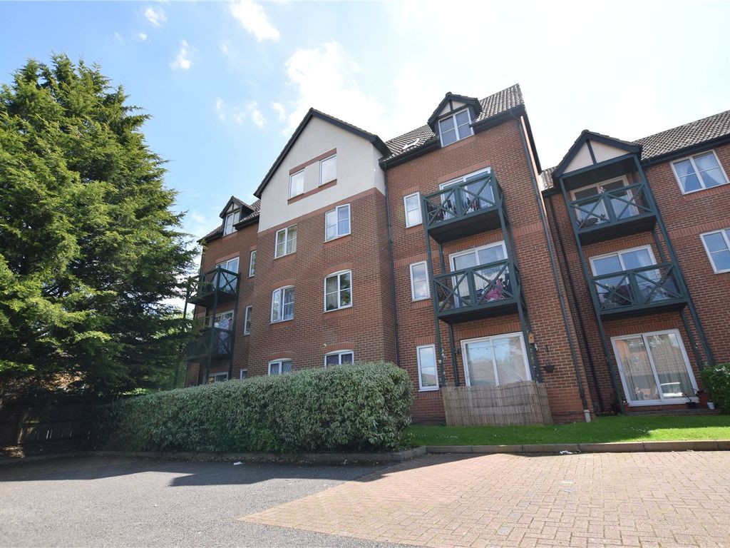 2 bed flat to rent in Admirals Court, Rose Kiln Lane, Reading