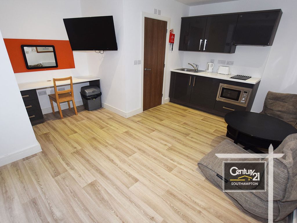 Studio to rent in Ref R152049, Andromeda House, Southampton Street