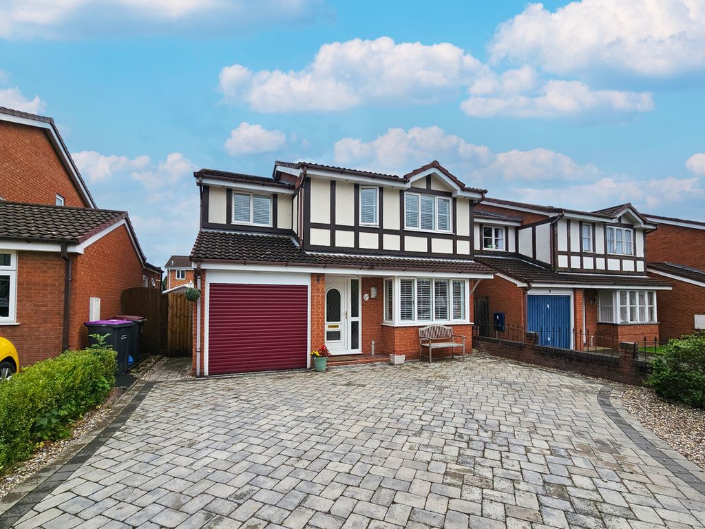 4 bed detached house for sale in Hartley Close, Telford TF3, £280,000