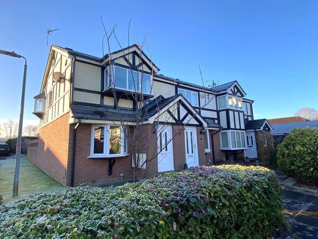 2 bed detached house for sale in Ascot Close, Macclesfield SK10, £