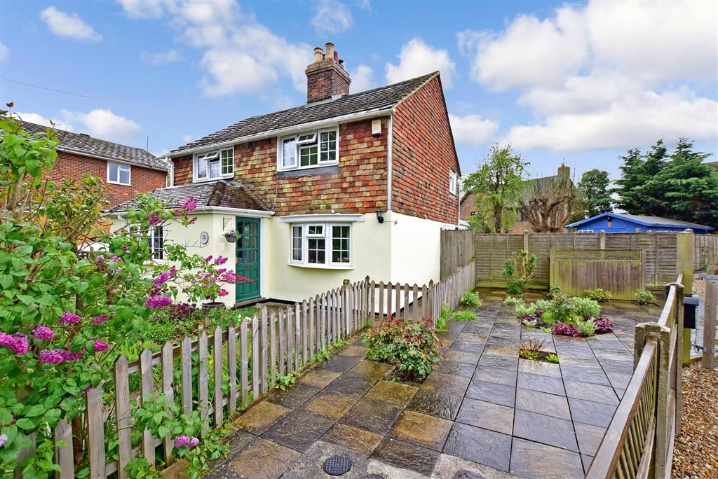 3 bed detached house for sale in Shalmsford Street, Chartham