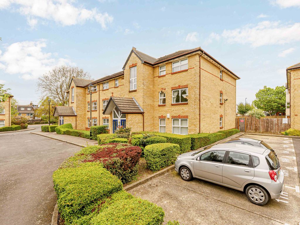 2 bed flat to rent in Monmouth Close, Chiswick W4 Zoopla