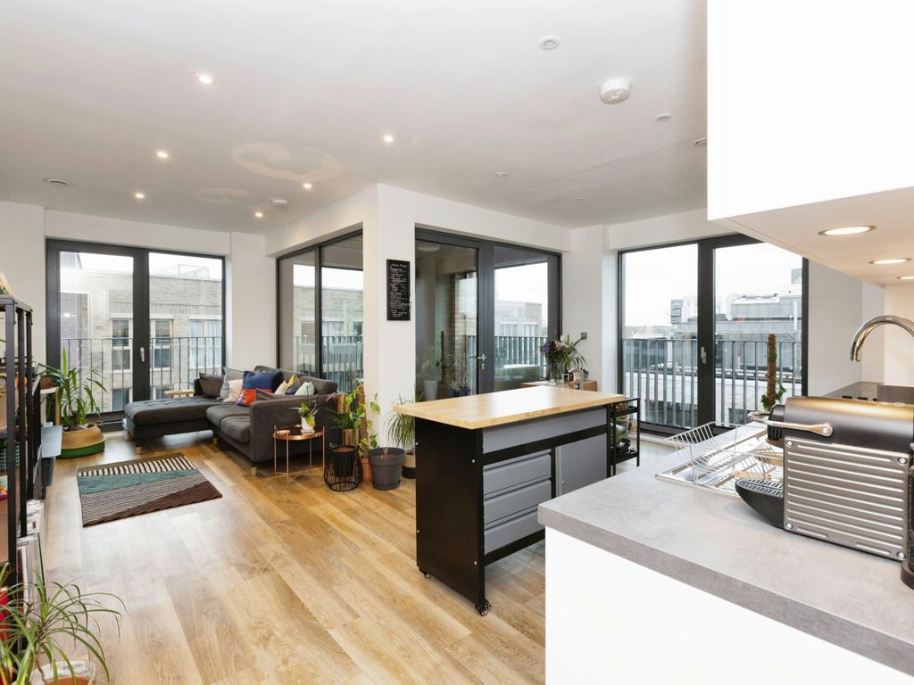 2 bed flat for sale in 19 Rothbury Road, London E9, £147,500 Zoopla