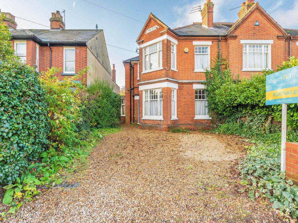 4 bed semidetached house for sale in Catton Grove Road, Norwich NR3, £
