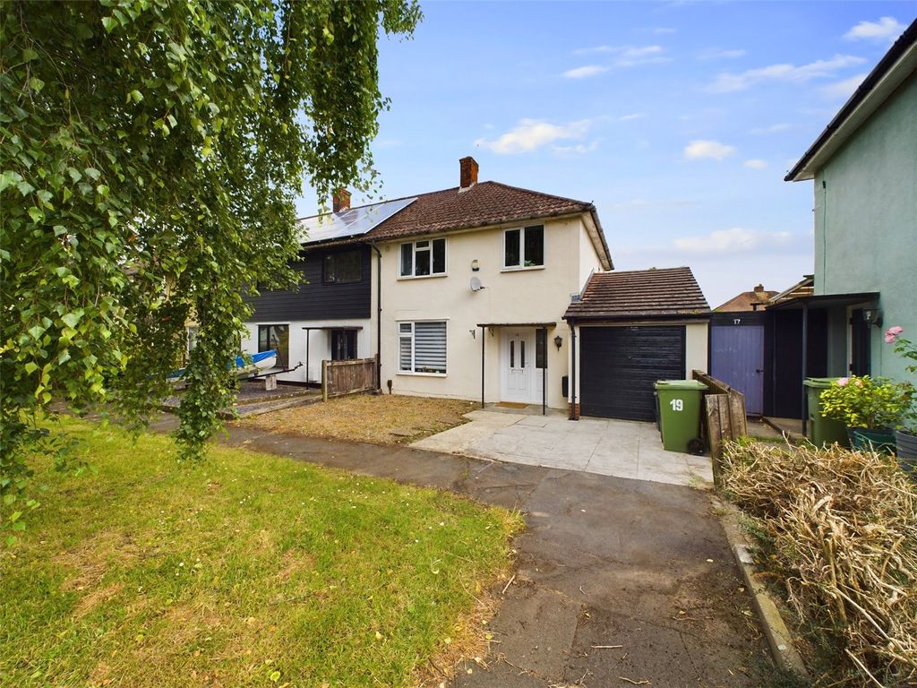 3 bed semidetached house for sale in Cornwall Avenue, Cheltenham