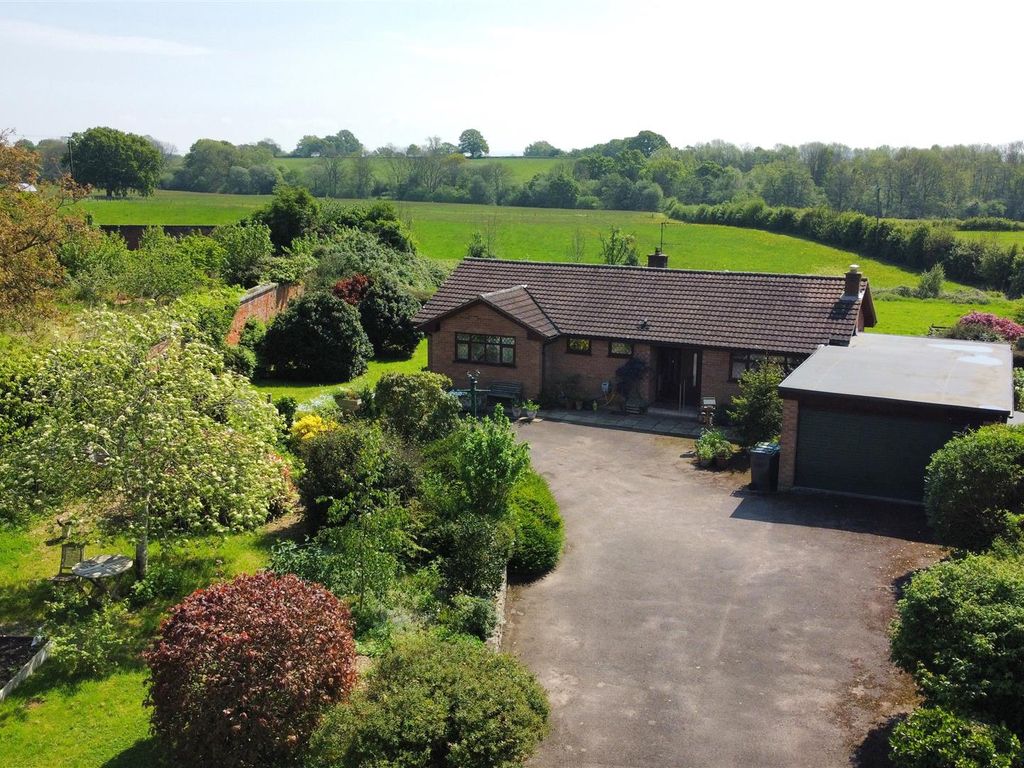 4 bed detached bungalow for sale in Blaisdon, Longhope GL17, £550,000