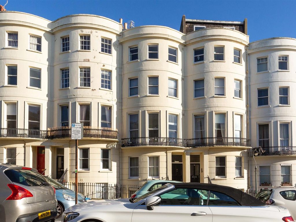 3 bed flat for sale in Brunswick Place, Hove BN3, £475,000 Zoopla